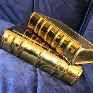 Gold books; Decor